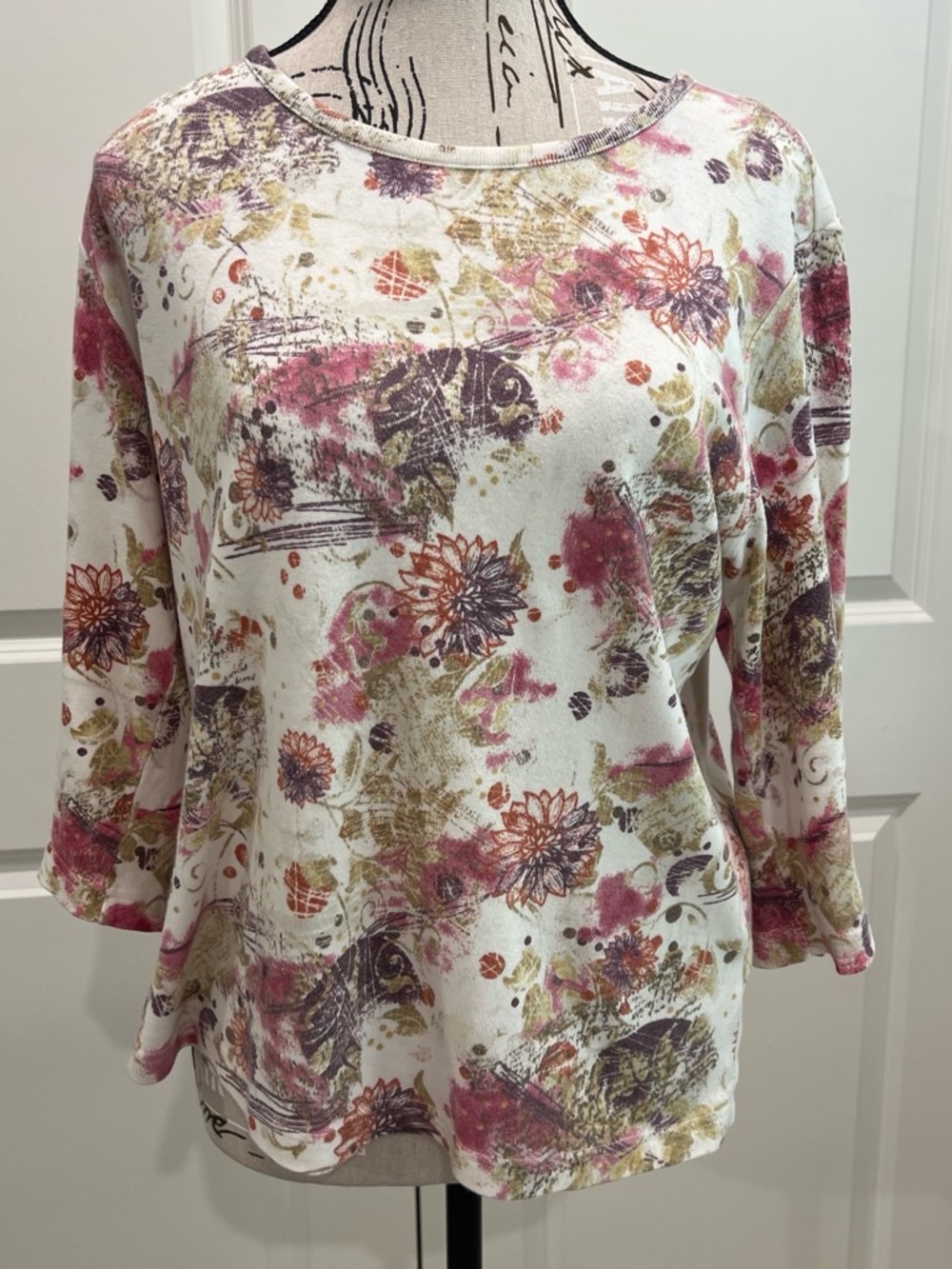 Christopher & Banks Floral Watercolor Print Scoop Neck Top. XL